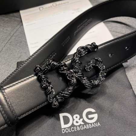 p230 Dg，宽4.0Cm Dolce&Gabbana 新款 金色电镀金属徽标搭扣搭扣下方设有点扣 无镍搭扣与配件，进口头层双面牛皮 - 点击图像关闭