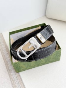 品名：古奇.Gu...Cci 腰带自动带 皮带 型号：自动扣，纯钢材质自动扣，自动带身，尾部外穿款 材料：百分百头层牛皮，保证真皮。24K纯钢扣专柜同等质量，