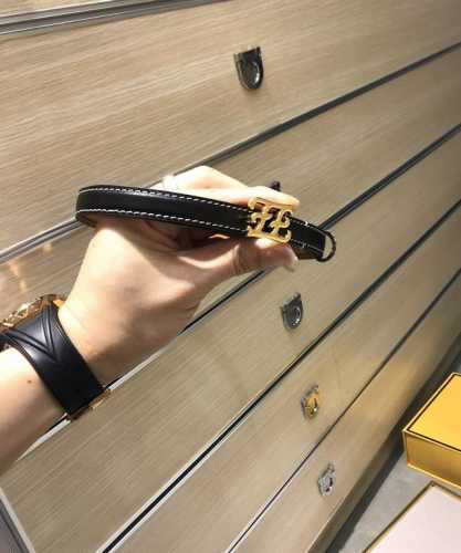配送专柜包装 打孔针 特批新款 Fd 宽15Mm 标志造型宽皮带，原版铆钉钢扣，进口双面原版双色小牛皮配制成，原版走线，镀金表面金属制品，品质保证，非市场通货！