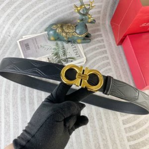 菲拉格慕 特种皮腰带自动带系列 ，原厂五金精品不锈钢扣，手感柔软舒适 宽3.5Cm。
