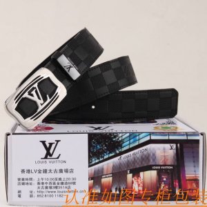 腰带皮带：Lv 路易威登双面可以用： 男款皮带：材质百分百头层牛皮腰带保证真皮皮带，专柜原单品质、做工精细，时尚大牌，送人自用首选包装： 请认准如图专柜包装赠送