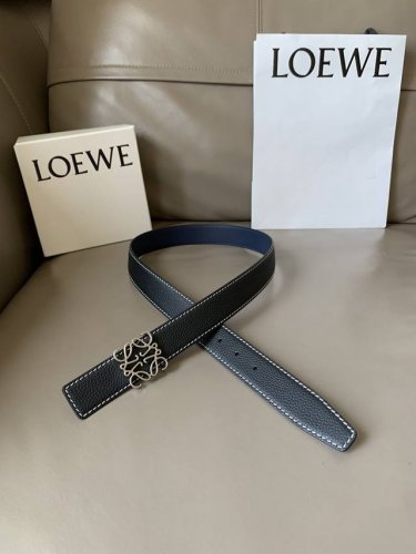 实物拍摄，高端质量批 配全套包装品牌：罗意威海外原单扣头材质：精品实心铜扣带身材质正面：32Mm宽度采用双面进口原版皮腰带，真空电镀五金扣头实物拍摄 一等一好质