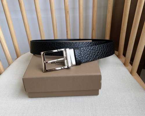 新款 Burberry 巴宝莉专柜同步上新 意大利精制腰带 选用光滑小牛皮面料打造 搭配镀钯金B字型扣环 宽:3.5Cm 精致优雅简单大方