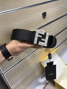 配送专柜包装 打孔针 特批 新款 Fd 宽38Mm 支持Nfc 芯片扫描，标志造型 皮带，原版亚克力彩色方钻扣，进口原版十字纹配小牛皮，高端大气，镀金表面金属制