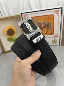 品名：爱马仕.HermèS 材质：原单牛皮腰带 百分百头层牛皮腰带保证真皮，24K纯钢扣，专柜原单品质、做工精细，时尚大牌，送人自用首选 包装： 请认准如图专柜