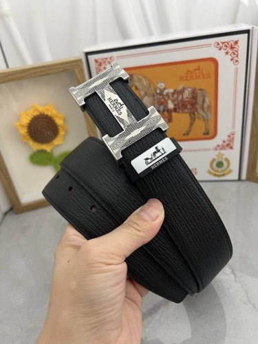 品名：爱马仕.HermèS 材质：原单牛皮腰带 百分百头层牛皮腰带保证真皮，24K纯钢扣，专柜原单品质、做工精细，时尚大牌，送人自用首选 包装： 请认准如图专柜