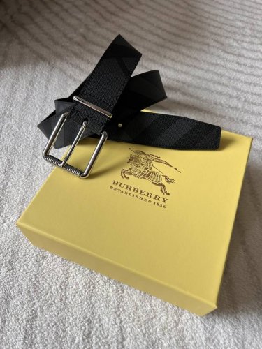 Bur～Berry 巴～宝莉 专柜同款 男士休闲腰带 宽3.5Cm精选品牌标志性 London 蓝格纹，搭配原版平滑牛皮 哑黑五金扣环镌刻 Bur～Berry