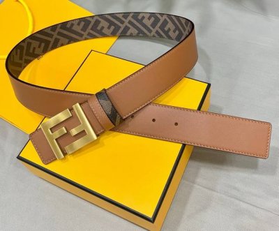 Fendi 芬迪 专柜同款 宽4.0Cm 双环正反用腰带 Ff按钉搭扣 土黄色Cuoio Romano皮革材质 反面面料带有烟草黄和黑色Ff图案 黑色珐琅金属饰