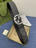 品牌 古驰 Gucci 特 P160 描述 采用高级Gucci Signature真皮精制而成，触感厚实，饰以双G商标带扣。腰带为意大利尺寸，请在购买前参阅腰带