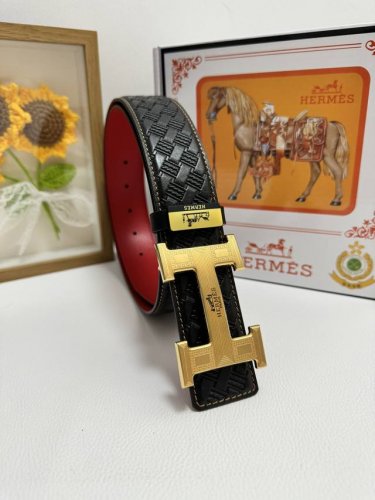 品名：爱马仕.Hermès 原单 材质：原单牛皮腰带 百分百头层牛皮腰带保证真皮，24K纯钢扣，专柜原单品质、做工精细，时尚大牌，送人自用首选 包装： 请认准如