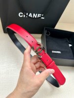 特 宽度3.0Cm Chanel香奈儿 旋转 双c小牛皮与银色 枪色 金色金属腰带 多颜色女款腰带搭配！此五金可旋转使用 带身均两面颜色 。