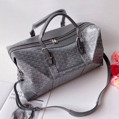 G0Yard 戈雅 成立于1853年，已超过150年的历史，Goyard 高雅旅行包，便携随身携带，轻便 耐磨材质，标志性的细节处理也彰显了品牌历史，160年来