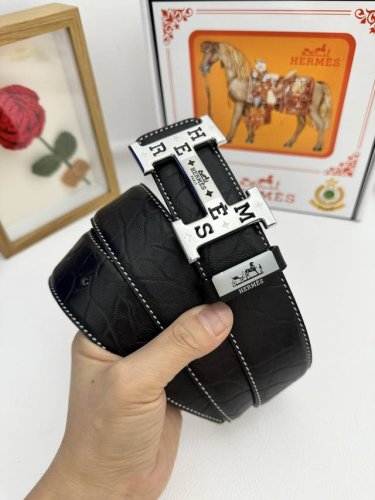 品名：爱马仕.Hermès 原单 材质：原单牛皮腰带 百分百头层牛皮腰带保证真皮，24K纯钢扣，专柜原单品质、做工精细，时尚大牌，送人自用首选 包装： 请认准如