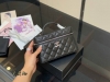 配盒 香奈儿 星星Lp饭盒包 Chanel 流星五金实物真的好美呀大大Logo星星做点缀，显得好灵动啊！黑银搭配满满高级感，一年四季百搭～尺寸:19.13Cm