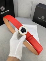 宽度4.0Cm Versace范思哲平纹磨砂底双面头层、此款腰带配醒有目的美杜莎头搭像扣，可为任何型造增添分几立体雅效致果