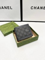 颜色 灰尺寸 12X10G家新款。专 柜品质 采用进口牛皮配Pvc 原厂五金！精致做工。实物拍照质量如图可见