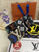 品名：Lv..路易..威登原单 材质：原单牛皮腰带 百分百头层牛皮腰带保证真皮，24K纯钢扣，专柜原单品质、做工精细，时尚大牌，送人自用首选 包装： 请认准如图