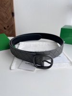 Bv 2025最新款男士编织腰带 纯手工Intreccio大格子编织 双面意大利小牛皮搭配椭圆形真空枪色针扣 宽体大针搭配扁孔设计尖尾 侧面有标识 皮带宽度35