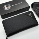 Prada M01颜色 黑 边角散字唛银 尺寸 19*10.5*3.5Prada专柜最新款火爆登场！采用进口小牛皮，做工精致，媲美专柜！