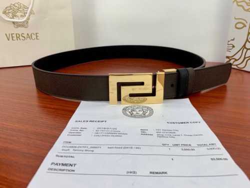 宽度3.5Cm Versace 范思哲 两面手掌纹 此款柔软的皮带饰有一个几何形状的希腊回纹别扣，既时尚又优雅