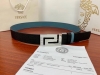 宽度3.5Cm Versace 范思哲 两面手掌纹 此款柔软的皮带饰有一个几何形状的希腊回纹别扣，既时尚又优雅