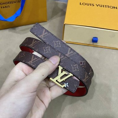 寬：20Mm 驢家新品 Ss22特別限定女士腰帶 寬度2Cm 訂製經典料襯托柔軟小牛皮底 全新開模標誌性搭扣 多色選