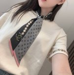 两色现货小珍珠 专柜同款！香奈儿束发带 飘带款！可当小围巾，绑头发，绑手袋，绑在手腕装饰！多功能随便你搭配！双面斜纹真丝！规格6*120！