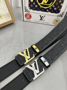 品名：Lv..路易..威登原单 材质：原单牛皮腰带 百分百头层牛皮腰带保证真皮，24K纯钢扣，专柜原单品质、做工精细，时尚大牌，送人自用首选 包装： 请认准如图