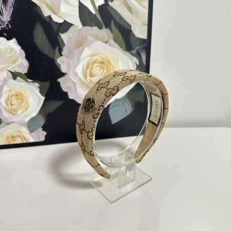 特 配专柜包装 Gucci 古驰 最新老花发箍 小仙女快入手 特殊材质 不嘞头 可盐可甜～ - 点击图像关闭