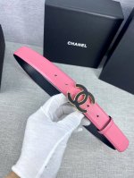 特 宽度3.0Cm Chanel 香奈儿女士腰带皮带新款柔软的内衬进口小牛皮搭配精品钢扣贴皮金 银色扣。