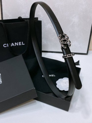 Chanel 24C 链条 牛皮黑 Logo搭扣 黄铜金属 进口胎牛皮平纹带身 饰有Cc小Logo手感柔软 细腻 2.0Cm