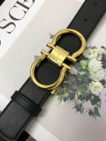 菲拉格慕：原单头层牛皮平纹带身，黑啡双色一体，正反两面可用.搭配原单扣,长短可自行裁剪.原产皮料定制，专柜宽度3.5