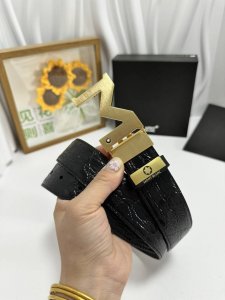 品名：万宝龙 Montblanc 材质：原单牛皮腰带 百分百头层牛皮腰带保证真皮，24K纯钢扣，专柜原单品质、做工精细，时尚大牌，送人自用首选 包装： 请认准如