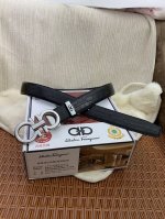 品名：菲拉格幕 原单皮带 材质：原单牛皮腰带 百分百头层牛皮腰带保证真皮，24K纯钢扣，专柜原单品质、做工精细，时尚大牌，送人自用首选 包装： 请认准如图专柜包