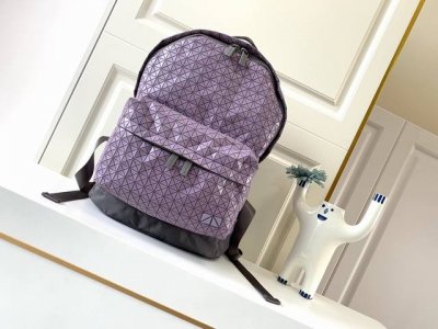 大货已出跑量 原单 #最In单品# Issey Miyake Baobao 三宅一生背囊 正品开模，香港6千多购回，一对一五金，面料，细节全对版开模，此款书包的