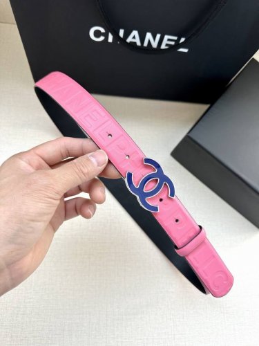 宽度3.0Cm Chanel 香奈儿 女士腰带 小牛皮 此扣头 内侧Cnc走光处理 边角手感圆润配磨胶金属钢扣。