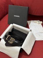 特 实拍新款3.0Chanel香奈儿女士最新时尚款，顶级品质，正品开模高端定制皮料五金，定制纯钢五金扣头，带身采用松紧收腰设计风格达到修身效果，正品定位Logo