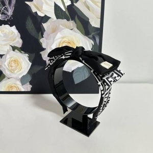 特 配专柜包装 Fendi 芬迪 最新Ff发箍 小仙女快入手 特殊材质 不嘞头 可盐可甜