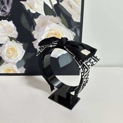 特 配专柜包装 Fendi 芬迪 最新Ff发箍 小仙女快入手 特殊材质 不嘞头 可盐可甜