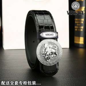 高端品质，实物拍摄 批 配全套包装 品牌：Versace海外原单 扣头材质：双色纯钢扣 带身材质正面：38Mm宽度采用进口头层牛皮腰带，纯钢质五金扣头实物拍摄长