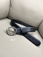 古驰.Gucci 全套包装 4.0Cm Gg 2024新款supreme帆布是品牌的一款代表性面料，其灵感源自30年代的典藏设计。互扣式双g以钯金色调配件亮眼呈