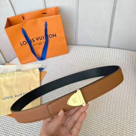 圖片包裝10 寬度：35Mm Lv S-Lock系列 寬度3.5Cm 驢家法國原廠荔枝紋皮料 搭配獨特的新型掛扣 雙面用 - 点击图像关闭