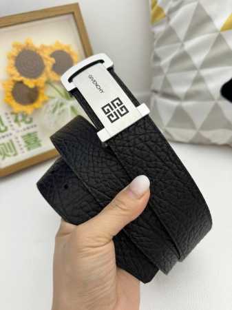 品名：纪梵希腰带原单 材质：原单牛皮腰带 百分百头层牛皮腰带保证真皮，24K纯钢扣，专柜原单品质、做工精细，时尚大牌，送人自用首选 包装： 请认准如图专柜包装赠 - 点击图像关闭