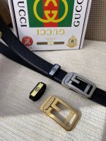 品名：古奇.Gu...Ci 自动带 材质：原单牛皮腰带 百分百头层牛皮腰带保证真皮，24K纯钢扣，专柜原单品质、做工精细，时尚大牌，送人自用首选 包装： 请认准