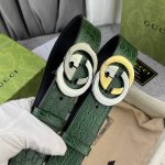 古奇，宽4.0Cm，新款 春夏系列，品牌标志性的双G标识经重新诠释后，以光彩夺目的金色调呈现在这款男士绿色鳄鱼纹腰