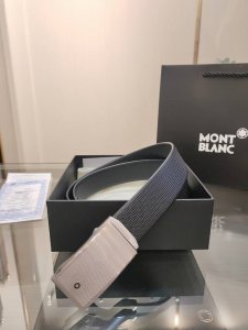 特 万宝龙 新款无缝自动腰带 宽度34Mm 精品钢扣，双面头层牛皮，手感柔软，真材实料 很有质感，时尚经典不失风范，长短可自行裁剪 ！
