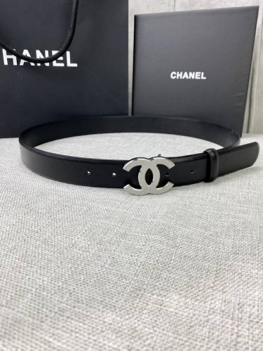 特 宽度3.0Cm Chanel 香奈儿 女士腰带皮带新款柔软的进口小牛皮金 银压砂面金属钢扣。