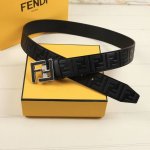 Fendi 芬迪 专柜同款 宽40Mm 标志造型宽皮带 原版双面层ff扣 进口原版小牛皮制成 印有浮雕黑ff 图案 搭配镀金表面金属制品 时尚潮流 品质保证。