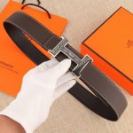 特P200 Hermes 爱马仕进口意大利牛皮皮带，3.8宽，经典的手掌纹路单面可用，爱马仕这个享誉全球的品牌，每一款皮带都是精心设计，在专业的工匠手里锻造打磨