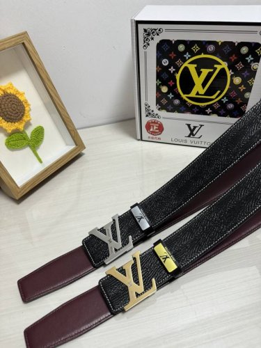 品名：Lv..路易..威登 材质：原单牛皮腰带 百分百头层牛皮腰带保证真皮，24K纯钢扣，专柜原单品质、做工精细，时尚大牌，送人自用首选 包装： 请认准如图专柜
